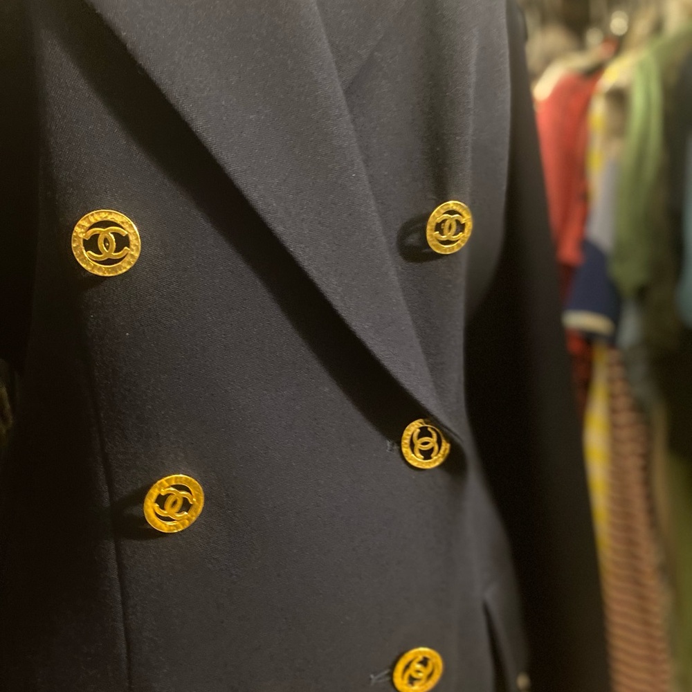 Vintage Chanel Boutique Navy Blue Double-Breasted CC Button Blazer - Picture 3 of 16
